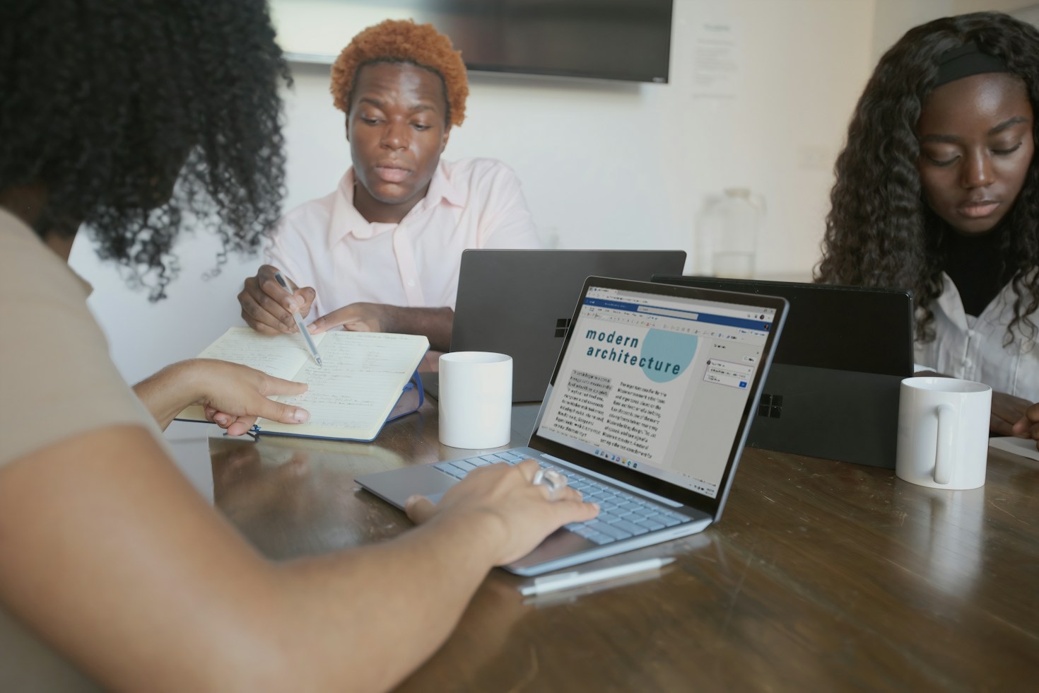 Trabalho invisível e proteção jurídica: uma análise necessária